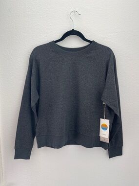 New Women’s Vuori Crewneck